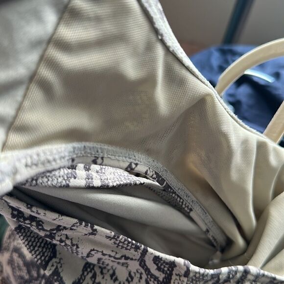 NipTuck Swim One Piece Swimsuit 10 - Picture 6 of 8